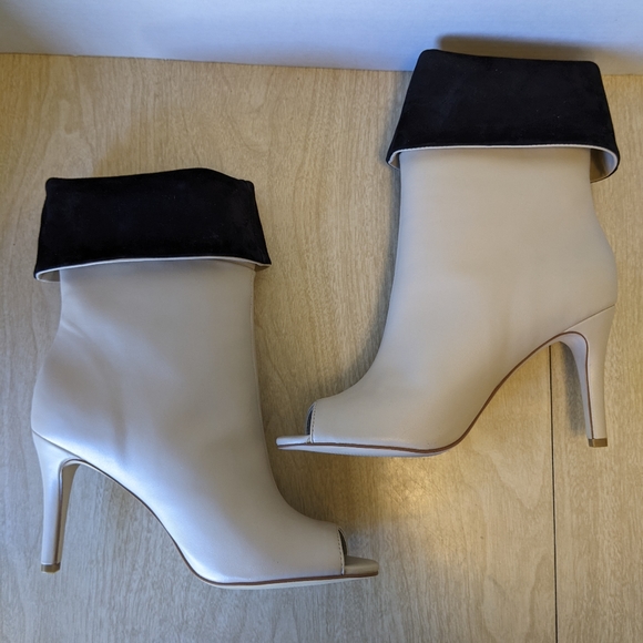 Calvin Klein Kaiya Nappa Black Suede Bone Off White Open Toe Booties siz… - Picture 6 of 15